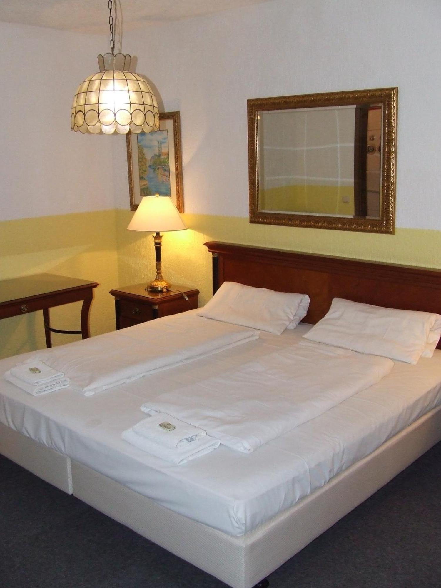 Hotel-Restaurant Orsoyer Hof Rheinberg Buitenkant foto